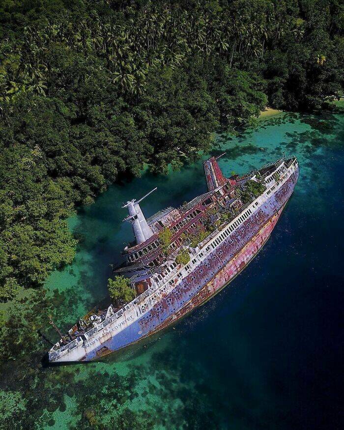 https://hfr-rehost.aurait.eu/https://img.izismile.com/img/img15/20230624/640/captivating_images_of_abandoned_places_that_will_haunt_your_imagination_640_high_06.jpg