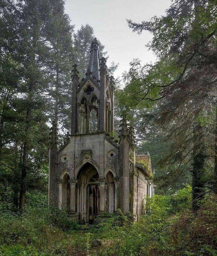 https://hfr-rehost.aurait.eu/https://img.izismile.com/img/img15/20230624/640/captivating_images_of_abandoned_places_that_will_haunt_your_imagination_640_high_08.jpg
