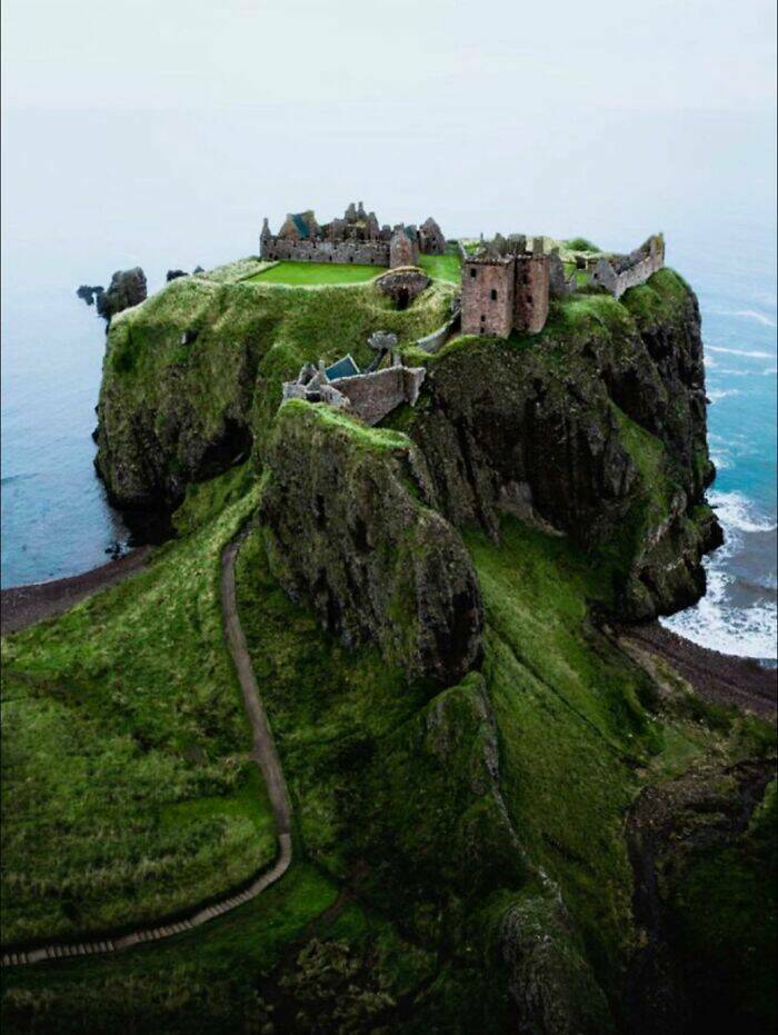 https://hfr-rehost.aurait.eu/https://img.izismile.com/img/img15/20241017/640/fascinating_photos_and_stories_from_history_640_high_34.jpg